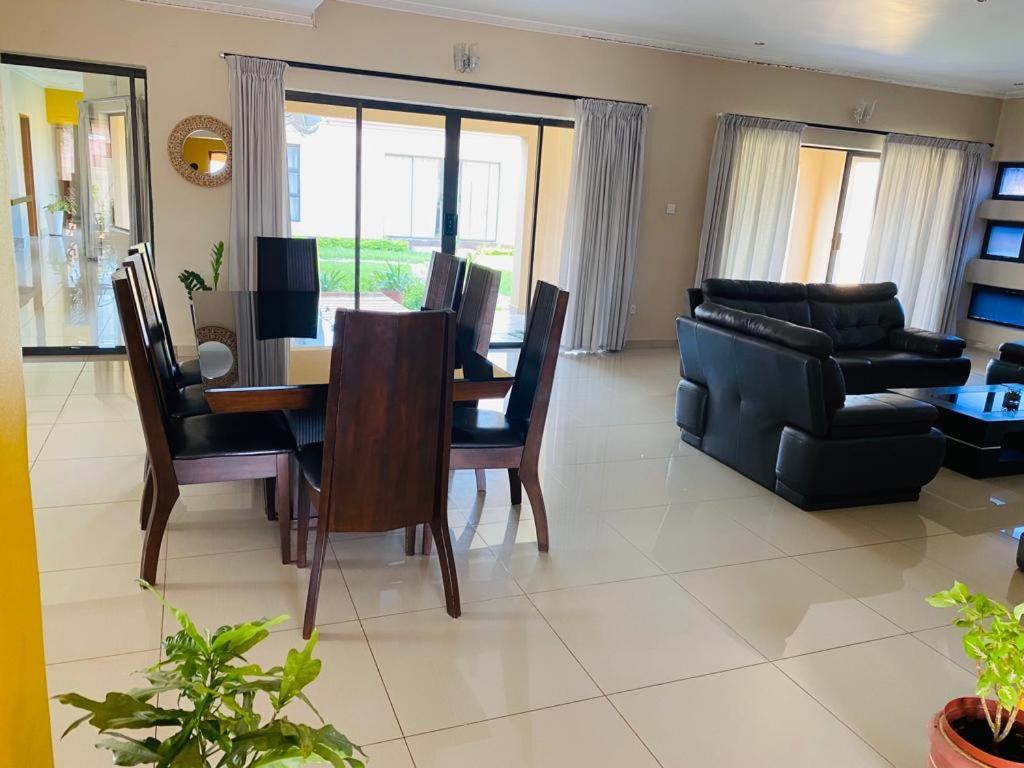 Styled Bed And Breakfast Palapye Экстерьер фото